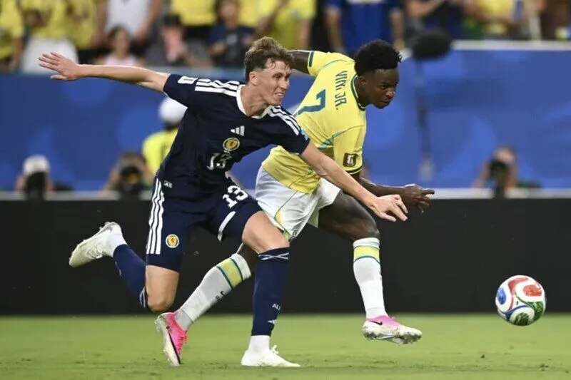 Scotland vs Brazil - Show diễn của các vũ công Samba