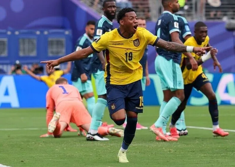 Ecuador vs Đức - Một ngày tệ hại của Cỗ Xe Tăng